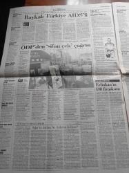 Cumhuriyet Gazetesi - 10 Kasım 1996 - ATA'nın Ölümünün 58. Yıldönümü - Atatürk'ü Anıyoruz Ve Arıyoruz - A Milli Futbol Takımımız San Marino Karşısında - Olimpiyat Ödülleri -  Abdullah Çatlı Ve Özel Tim İlişkisi - Deniz Baykal Türkiye AIDS'li- Abdullah Çatlı'nın Üzerinden Çıkan Mehmet Özbay Kimliği - Gerçek Mehmet Özbay Londra'da - Devlet Mafya Aşiret Bağlantısı - ÖDP'den Sifon Çek Çağrısı - Necmettin Erbakan