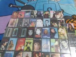 kaset koleksiyonu ( 3,5 kaset de farklılık gösterebilir, satılmıştır ve içinde başka kaset çıkar vs, çoğunluğu duruyor