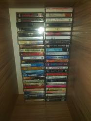 kaset koleksiyonu ( 3,5 kaset de farklılık gösterebilir, satılmıştır ve içinde başka kaset çıkar vs, çoğunluğu duruyor