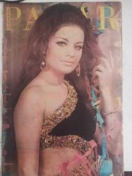 Pazar Aktüalite Sinema Tiyatro Mizah Mecmuası Dergisi Gazetesi - 31 Aralık 1971 - Sayı:797 - Filiz Akın - Fatma Girik - Yılmaz Güney - Türkan Şoray - Ayhan Işık - Muzaffer Arslan - Ediz Hun - Yeşim Yükselen - Seher Şeniz - Melek Görgün - Figen Han - Meltem Mete - Gülgün Erdem - Feri Cansel - Mine Soley - Beyza Başar - Fatma Belgen - Ceyda Karahan - Pakize Suda - Bahar Erdeniz - Beyza Başar - Yeşim Tan - Ender Doruk - Funda Balcu - Nergis Cansevdi - Gül Tener - Nur Azak - Aysun Ayben - Mine Mutlu - Feri Cansel - Gülgün Erdem - Melek Görgün - Oya Peri - Serpil Örümcer - Mine Soley - Figen Han - Ülkü Özen - Seyyal Taner - Gamze Öz - Eva Bender - Türkan Şoray - Metin Erksan - Turgut Demirağ - Nuri Gültekin - Halide Edip Adıvar - Bilge Olgaç - Lütfi Akad - Muzaffer Arslan - Necdet Yakın - Rukiye Göreç - Nejat Saydam - Yeşim Yükselen - Müfit Noyan - Funda Ege - Turgut Özatay fotoğraf ve haberi - Dergi Tam Değildir Sadece 12 Sayfası Mevcuttur