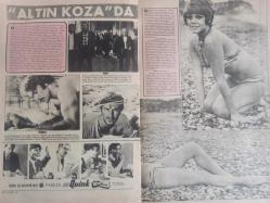 Pazar Aktüalite Sinema Tiyatro Mizah Mecmuası Dergisi Gazetesi - 22 Eylül 1972 - Sayı:835 - Zeynep Aksu - Gülgün Erdem - Feri Cansel - Nazan Şoray - Sevgi Can - Alain Delon - Mylene Demengouet - Tarık Akan - Meral Zeren - Fatma Belgen - Suna Keskin - Sevinç Pekin - Türkan Şoray - Yılmaz Güney - Gani Turanlı - Erdoğan Tokatlı - Hakan Balamir - Sevinç Pekin - Aynur Aydan fotoğraf ve haberi - Dergi Tam Değildir Sadece 8 Sayfası Mevcuttur