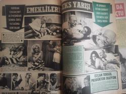 Pazar Aktüalite Sinema Tiyatro Mizah Mecmuası Dergisi Gazetesi - 24 Mart 1972 - Sayı:809 - Filiz Akın - Sezer Güvenirgil - Ayla Ergun - Feridun Çölgeçen - Oya Peri - Erol Solak - Emeklilerin Seks Yarışı haberi - Fikret Hakan - Ülkü Ülker - Altan Günbay - Feridun Çölgeçen - Orhan Aykanat - Özcan Tekgül - Leyla Sayar - Arzu Okay - Türkan Şoray - Nazan Şoray - Atıf Yılmaz - Michelle Gard - Tamer Yiğit - Ülkü Özen - Nilgün Esen - Süheyl Eğriboz fotoğraf ve haberi - Dergi Tam Değildir Sadece 12 Sayfası Mevcuttur