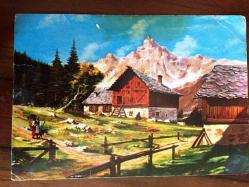 ÇİZİM KARTPOSTALI, TEPESİ KARLA KAPLI DAĞLAR VE DAĞ EVİ, MUHTEŞEM BİR MANZARA ÇİZİMİ, ARKASI YAZILI, RENKLİ, 11 X 15 CM EBADINDA - 1940'LAR, 1950'LER, 1960'LAR, 1970'LER 1980'LER