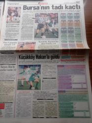 Hürriyet Gazetesi - 19 Ocak 1998  - Efes Pilsen Zirvede - Fenerbahçe Başkanı Ali Şen'den Bu Nasıl Kadro Tepkisi- Otto Bariç - Bill Clinton'dan Taciz İtirafı - Mugler'den Sado Mazo Romantizm - Cumhuriyet'in 75.  Yıldönümü 93 Ülkede Kutlanacak - Hıfzıssıhha Referans Merkezi Olacak - Asil Nadir'i Kaçıran Pilota Gözaltı - Boksör Oktay Urkal - Ali Sami Yen Stadı - Başbakan Mesut Yılmaz'dan Galatasaray'a Moral - Televole Yine Dopdolu - Hagi İğneyle Oynadı