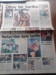 Milliyet Gazetesi - 22 Ocak 1998 - A Millli Takım Arnavutluk Karşısında Utandıran Prova - Süleyman Seba - Nikiforov Çelişkide - Fenerbahçe'nin Kocaelispor'dan Aldığı Mustafa Özkan'ın Sakat Olduğu Ortaya Çıktı - Hakan Şükür - Ülker Spor Bir Harika -  Bravo Kombassan Konyaspor - Cumhurbaşkanı Süleyman Demirel