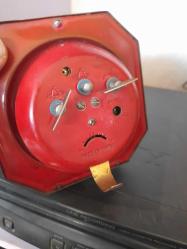 ÇİN MALI POLARİS KURMALI ALARMLI ÇALIŞIR VAZİYETTE 1 düğme eksik