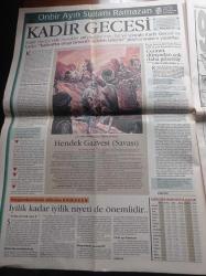 Sabah Gazetesi - 1 Ocak 1998 - On Bir Ayın Sultanı Ramazan - Kadir Gecesi - Mahfi Eğilmez - Süleyman Demirel - Sibel Can - Hülya Avşar - Che Guevara - Yeni Yıl Kutlaması - Fenerbahçe Kulübü Başkanı Ali Şen'in Son Jesti - Halterci Derya Açıkgöz Dünyayı Kaldırdı - Yeni Yılda Yeni Devlet - Mehmet Ağar Ve Sedat Bucak'a Son Kapı Kapandı - İran Cumhurbaşkanı Hatemi