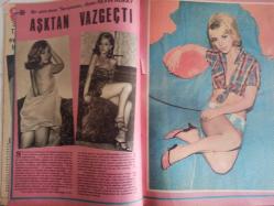 Pazar Aktüalite Sinema Tiyatro Mizah Mecmuası Dergisi Gazetesi - Esen Püsküllü - Yücel Uçanoğlu - Cahit Engin - Senih Orkan - Turgut Demirağ - Gönül Yazar - Tanju Gürsu - Selda Alkor - Sevda Ferdağ - Ayten Alpman - Rüçhan Çamay - Sadri Alışık - Ülkü Erakalın - Senih Orkan - Kuzey Vargın - Devlet Devrim - Sonu Olmayan Aşk haberi - Nevin Nuray - Sevil Hasman - Semiramis Pekkan - Nilüfer Aydan - Necla Ateş - Gönül Seval - Yılmaz Köksal - Dişi James Bond fotoğraf ve haberi - Dergi Tam Değildir Sadece 10 Sayfası Mevcuttur - Dergi Kapağı Yoktur