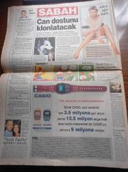 Sabah Gazetesi - 26 Ağustos 1998 - Alparslan Türkeş'in Sırları Yazı Dizisi - Trabzonspor UEFA'ya Erken Veda Etti - Fenerbahçe Göteborg'u Eledi - Elvir Baliç - Victoria's Secret - Arzum Onan - Mehmet Aslantuğ - Refah Partisi'nin Kayıp 1 Trilyonu Bulmak İçin Uzman Ekip Kuruldu -   Fazilet Partisi Lideri Recai Kutan - Yeraltı Dünyasının 80'li Yıllardaki Etkili İsmi Bekir Çelenk - Güneş Taner'e Rus Basınından Övgü