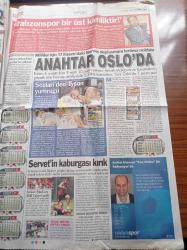 Vatan Gazetesi - 14 Eylül 2007 - Portekiz Hocası Scolari'den Mike Tyson Yumruğu - Emre Belözoğlu Basına Böyle Kol Gösterdi - Bu Ayıp Senin Fatih Terim - Hülya Avşar Önce Türban Sonra Haç Taktı - Abdullah Gül'ün Oruç Kazası - Almanya Başbakanı Angela Merkel Fransa Cumhurbaşkanı Sarkozy'yi Bir Daha Beni Öpme Diye Uyardı -Alt Üst Kimliği Suç - İftar Çadırları Doldu Taştı - Baskın Oran - Kayıp Trilyon Davasında Necmettin Erbakan'a Haciz