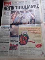 Takvim Gazetesi - 28 Nisan 1995 - Sözünü Tutan Adam Fatih Terim - İsviçre'yi Yenen A Milli Takım'a Coşkulu Karşılama - Milli Maç Bahanesiyle Otomatik Silahlı Dehşet - Zülfü Livaneli Ahmet Altan'ın İşine Son Verilmesini Vicdanım Kabul Etmiyor - Doğru Yol Partisi İçindeki Şahinler - Dışişleri Bakanı Erdal İnönü - Tansu Çiller - Atakürt İsimli Köşe Yazısı - Terörle Mücadele Yasası - Fenerbahçe Lisesi Cinayeti