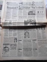 Takvim Gazetesi - 12 Kasım 1995 - Sinema Sanatçısı Yılmaz Zafer Son Yolculuğuna Uğurladı - İstanbul Eski Milli Eğitim Müdürü Naci Akay'ın Bir Yolsuzluğu Daha - Beşiktaş Aumann Sorununu Noktaladı - Galatasaray Teknik Direktörü Souness - Perihan Savaş - Kısmi Genel Af Umudu - Leyla Zana - Mesut Yılmaz Cem Boyner İttifakı - KKTC'de Hükümet İstifa Etti