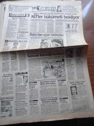 Takvim Gazetesi - 25 Şubat 1996 - Uyuşturucu Kralı Khun Sa'yı Ölü Ya Da Diri Yakalayana 1 Trilyon Ödül - Milli Dansöz Şıvga - İbo Şov - Selami Şahin - Saddam Hüseyin'in Korkunç İntikam Planı - Efsane Boksörler Muhammed Ali İle Mike Tyson'un Dayanışması - Anayol'a Dönüş - Halkçı Parti Kurucusu Necdet Calp 10 Milyarlık Dairesini Kapıcısına Bağışladı