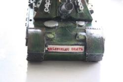 FİGÜR TANK COCUKLA BERABER     DETAYLAR RESIMLERDE      (KİTAP RAF