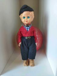 1960-70'LERDEN HOLLANDA ETNİK GİYSİLİ SERT PLASTİK VİNTAGE ERKEK BEBEK OYUNCAK FİGÜR BİBLO 17.78 CM
