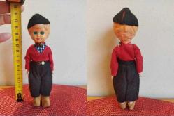 1960-70'LERDEN HOLLANDA ETNİK GİYSİLİ SERT PLASTİK VİNTAGE ERKEK BEBEK OYUNCAK FİGÜR BİBLO 17.78 CM