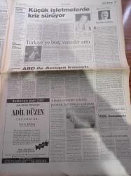 Yeni Şafak Gazetesi - 12 Temmuz 1995 - Ensar Vakfı Hizmet Atağında - İstanbul Büyükşehir Belediye Başkanı Recep Tayyip Erdoğan Milliyet Aleviler İle İlgili Düşüncemde Art Niyetli - Çıraklar En Çok Ferdi Tayfur Dinliyor - Vali Hayri Kozakçıoğlu - Galatasaray Korsika'da - Üç Büyükler UEFA'da Seribaşı - Orhan Gencebay - Şeytan Ayetleri Yeniden - Danaların Altından Doğru Yol Partisi Çıktı - Sırp Katiller Srebnica'da - Devlet Bakanı Esat Kıratlıoğlu - Süleyman Demirel