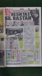 Hürriyet Gazete 26 Mayıs 2015 GALATASARAY 20.KEZ ŞAMPİYON,Hamza Hamzaoğlu,Duygun Yarsuvat,Abdurrahim Albayrak,Galatasaray Taraftarları,Alex Telles,Fernando Muslera,Sabri Sarıoğlu,Yağmur Sarıoğlu,Felipe Melo,Fikret Orman,Slaven Bilic,Gökhan Töre,Demba Ba,Yasin Öztekin,Maria Sharapova,Jose Sosa,Waris Majeed,Gözde Yılmaz,Patricia Callero,Aydın Doğan,Ahmet Davutoğlu,Sare Davutoğlu,Mutlu Kaya,Sezen Aksu,Şahin Irmak,Aslı Tandoğan,Alper Saldıran,Oya Unustası,Kıvanç Tatlıtuğ,Cansen Başaran Symes,Ali Koç,Ayşegül Aldinç,Turkcell - Voyage - Migros - CHP - ICBC Reklamı,Seri İlanlar