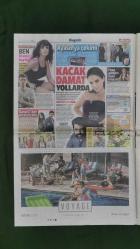 Hürriyet Gazete 26 Mayıs 2015 GALATASARAY 20.KEZ ŞAMPİYON,Hamza Hamzaoğlu,Duygun Yarsuvat,Abdurrahim Albayrak,Galatasaray Taraftarları,Alex Telles,Fernando Muslera,Sabri Sarıoğlu,Yağmur Sarıoğlu,Felipe Melo,Fikret Orman,Slaven Bilic,Gökhan Töre,Demba Ba,Yasin Öztekin,Maria Sharapova,Jose Sosa,Waris Majeed,Gözde Yılmaz,Patricia Callero,Aydın Doğan,Ahmet Davutoğlu,Sare Davutoğlu,Mutlu Kaya,Sezen Aksu,Şahin Irmak,Aslı Tandoğan,Alper Saldıran,Oya Unustası,Kıvanç Tatlıtuğ,Cansen Başaran Symes,Ali Koç,Ayşegül Aldinç,Turkcell - Voyage - Migros - CHP - ICBC Reklamı,Seri İlanlar