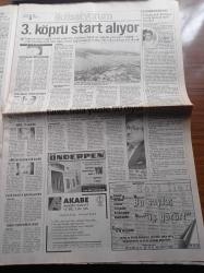 Akit Gazetesi - 17 Nisan 1998 - Korkut Özal Abisi Turgut Özal'ı Anlatıyor - Kamboçya Kasabı Pol Pot Öldü - 3. Köprü Start Alıyor - Fenerbahçe Kulübü Başkanı Aziz Yıldırım Altay Maçı Şaibeli - Şenes Erzik UEFA'ya Başkan Adayı - Mesut Yılmaz Deniz Baykal Seçim Tarihinde Anlaşamadı - Mecliste Siyasi Linç -  Çapa Tıp Fakültesi Dekanı Profesör Doktor Mesut Parlak İle Yönetim Kurulu Başörtüsü Zulmüne Karşı İstifa Etti