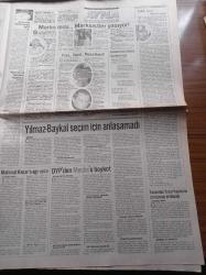 Akit Gazetesi - 17 Nisan 1998 - Korkut Özal Abisi Turgut Özal'ı Anlatıyor - Kamboçya Kasabı Pol Pot Öldü - 3. Köprü Start Alıyor - Fenerbahçe Kulübü Başkanı Aziz Yıldırım Altay Maçı Şaibeli - Şenes Erzik UEFA'ya Başkan Adayı - Mesut Yılmaz Deniz Baykal Seçim Tarihinde Anlaşamadı - Mecliste Siyasi Linç -  Çapa Tıp Fakültesi Dekanı Profesör Doktor Mesut Parlak İle Yönetim Kurulu Başörtüsü Zulmüne Karşı İstifa Etti