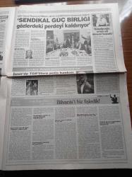 Aydınlık Gazetesi - 12 Aralık 2011 - Deniz Gezmiş Düğüne Gider Gibi İdama Gitti - İdil Biret Türkiye'de Bir İlki Gerçekleştirdi- Galatasaray Trabzon'da Kükredi - Kemal Kılıçdaroğlu Dersim Olaylarını Ortaya Çıkarmak Benim Hobim - Recep Tayyip Erdoğan - Deniz Feneri'nden Yeni Şafak Ceza Davası - Doğu Perinçek - Ferhan - Sendika Güç Birliği Gözleri Açıyor - Türk İş Kongresi Bitti Mustafa Kumlu Başkanlığa Seçildi