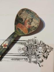 Tekke işi ahşaptan mamul, el yapımı üzerinde Hz. Mevlana'nın 