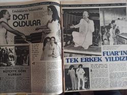 Ses Haftalık Aktüalite Sinema Tiyatro Müzik ve Gençlik Mecmuası Dergisi - 13 Eylül 1980 - Kadir İnanır - Neşe Karaböcek - Emel Sayın - Şenay Düdek - Sezen Aksu - Perihan Savaş - Necla Nazır - Ercan Turgut - Ferdi Tayfur - Safa Ulaştır - Şerif Yüzbaşıoğlu - Nilüfer Koçyiğit - Henry Fonda - Roger Vadim - Güngör Bayrak - Sami Özgen - Zerrin Özer - Adile Naşit - Philippe Junot - Scarlett O'Hara - Margaret Mitchell - Aıtf Yılmaz - Ömer Kavur - Yavuz Özkan - İlyas Salman - Metin Serezli - Ayşegül Atik - Bobb Yuing - Robin Williams - Çulsuz Köyün Sultanı çizgi romanı - Necdet Şen - Özdemir Erdoğan - Ajda Pekkan - Fuat Güner - Helena Rubinstein Krem Reklamı fotoğraf ve haberi - Posterli Tam Takım Dergi