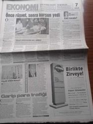 Hürriyet Gazetesi - 21 Eylül 1994 - Danimarkalı Futbolcu Pingel Fenerbahçe'ye Ateş Püskürdü - Beşiktaş Kalecisi Auman - Harika Avcı - İtalya Başbakanı Silvio Berlusconi Kanal D'ye Ortak Oldu -  Dansöz Nabi Sabuncu - Tansu Çiller'e Şantaj - Turgut Özal'ın Adamlarının Kanlı Savaşı - Emlakbank Genel Müdürü Engin Civan - En Büyük Petrol Anlaşması - Refah Partisi Manisa Belediye Başkan Adayı Bülent Arınç'ın Evini Türbanlı Kızlar Soydu - Ercan Yazgan - Kaygısızlar Dizisi