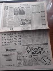 Hürriyet Gazetesi - 26 Ekim 1990 - Tekvandocular Köşeyi Döndü - Cumhuriyet Kupası Güreş Turnuvası - Metin Aşık - Rıdvan Dilmen İçin Mevlit Okutuldu - Şimdi De Saddam Vergileri Geliyor - Maliye Bakanı Adnan Kahveci - Türban Ve Kıyak Maaş Geçti - Gorbaçov'a Stalin Yetkisi - Benazir Butto İçin Zor Günler - Erdal İnönü Film Çevirdi - Fatma Girik