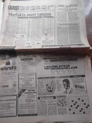Hürriyet Gazetesi - 1 Nisan 1990 - Abdullah Öcalan'la Görüştük - İbrahim Tatlıses'i Vurduran İki Plakçı Gözaltında - İstanbul Film Festivali - Fatma Girik Memduh Ün Dansı - Fenerbahçe Trabzonspor'u Yendi - Fenerbahçe Antrenörü Veselinoviç - Tony Schumacher - Hürriyet Gazetesi PKK Militanlarının Yuvalandığı Bekaa Vadisi'ne Girdi - Abdullah Öcalan Çetin Emeç Cinayeti İle İlgimiz Yok