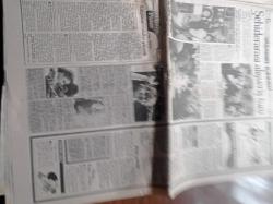 Hürriyet Gazetesi - 1 Nisan 1990 - Abdullah Öcalan'la Görüştük - İbrahim Tatlıses'i Vurduran İki Plakçı Gözaltında - İstanbul Film Festivali - Fatma Girik Memduh Ün Dansı - Fenerbahçe Trabzonspor'u Yendi - Fenerbahçe Antrenörü Veselinoviç - Tony Schumacher - Hürriyet Gazetesi PKK Militanlarının Yuvalandığı Bekaa Vadisi'ne Girdi - Abdullah Öcalan Çetin Emeç Cinayeti İle İlgimiz Yok