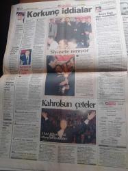 Hürriyet Gazetesi - 2 Kasım 1998 - Tansu Çiller Türbanlı Posterini Yakaladı - Deniz Baykal - Mesut Yılmaz'ın Kardeşi Turgut Yılmaz Siyasete Isınıyor - Oğuzhan Asiltürk Cihat İlan Etmedim - Fazilet Partisi'nde Necmettin Erbakan Krizi - Susurluk Geride Kalan Kadınlar Yazı Dizisi - Emlakbank Yasa Tanımıyor - Sarıyerspor Güle Oynaya