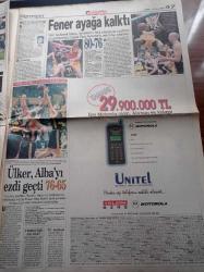 Hürriyet Gazetesi - 16 Ekim 1998 -  Türban Eylemcileri Serbest - Hülya Avşar Ve Ricky Martin Karşılıklı Göbek Attılar - Başbakanlık Kupası Sencer Can'ın - Milli Takım Teknik Direktörü Mustafa Denizli Finlandiya'yı Evinde Yeneceğim- Basketbolda Fenerbahçe Ayağa Kalktı - İşadamı Korkmaz Yiğit Mal Varlığımın Hesabını Verdim - Tansu Çiller Annenim Servetini Bana Sormayın - 900 Bin Türk Alman Oluyor - Çifte Vatandaşlık Nasıl İşliyor - Bülent Ecevit - Mesut Yılmaz - Akın Birdal - Yeşil Kod Adlı Mahmut Yıldırım