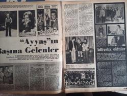 Ses Haftalık Aktüalite Sinema Tiyatro Müzik ve Gençlik Mecmuası Dergisi - 1 Aralık 1974 - Sayı:50 - Selma Güneri - Gönül Yazar - Sadri Alışık - Ekrem Bora - Seçil Heper - Ülkü Erakalın - Ferda Büyükgüneş - Şerif Yüzbaşıoğlu - Türkan Şoray - Mehmet Keskinoğlu - Ali Uğur - Kadir İnanır - Tufan Tümer - Barbra Streisand - Ryan O'Neal - Elliot Gould - Robert Redford - Yves Montand - George Segal - Hikmet Münir Ebcioğlu - Yapı ve Kredi Bankası Reklamı fotoğraf ve haberi - Dergi Tam Değildir Sadece 8 Sayfası Mevcuttur