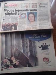 Hürriyet Gazetesi - 25 Ekim 1998 - Beşiktaş Fenerbahçe Derbisi - Süleyman Seba'nın İstifası Cebinde - Cumhuriyetimizin 75. Yıl Kutlamaları - Nesim Malki Cinayeti - Aşkın Nur Yengi - AIDS Aşısı Maymunları Kurtardı - Gazinolar Coştu - Hülya Avşar - Emel - Muazzez Abacı - Çevre Bakanı İmren Aykut - Alkolizmin Geni Bulundu