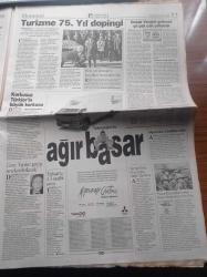 Hürriyet Gazetesi - 25 Ekim 1998 - Beşiktaş Fenerbahçe Derbisi - Süleyman Seba'nın İstifası Cebinde - Cumhuriyetimizin 75. Yıl Kutlamaları - Nesim Malki Cinayeti - Aşkın Nur Yengi - AIDS Aşısı Maymunları Kurtardı - Gazinolar Coştu - Hülya Avşar - Emel - Muazzez Abacı - Çevre Bakanı İmren Aykut - Alkolizmin Geni Bulundu