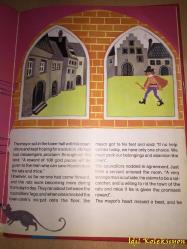 The Pied Piper of Hamlin - İngilizce Kitap (Hamelin'in Fareli Köyün Kavalcısı)