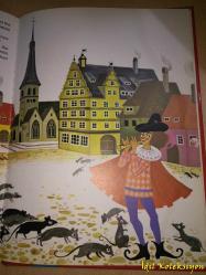 The Pied Piper of Hamlin - İngilizce Kitap (Hamelin'in Fareli Köyün Kavalcısı)