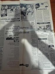 Hürriyet Gazetesi - 15 Ocak 1978 - Fenerbahçe Seyirci Ve Hasılatta Da Lider - Dünya Kupası Kuraları Çekildi - Kapıcılar Eczacılar Silah İstiyor - Hükümet Programı Bugün Mecliste Görüşülüyor - MHP Genel Başkanı Alparslan Türkeş - Ve Korsanlar Bolero'yu Soydu - Necmettin Erbakan Türkiye'yi Bitirdi Yurt Dışında Fabrika Kuruyor - Bülent Ecevit