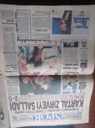 Hürriyet Gazetesi - 25 Şubat 1996 - Beşiktaş Zirveyi Salladı - Şanlı Sarıalioğlu - Vedat Okyar - Galatasaray'ın Gol Ayağı Saunders - Saddam'ın İki Kızı Kocalarını Sattı İdama Döndüler Ve İdam Edildiler - Ölüm Emri Saddam'ın Büyük Oğlu Uday'dan - Semra Özal Paris'te Müslüm Gürses'i Dinledi - Mesut Yılmaz Ve Necmettin Erbakan Anarefah İçin Anlaşamadı