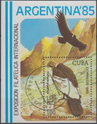 KÜBA HATIRA BLOK PUL 1985 -  ARJANTİN ULUSLARARASI FİLATELİ SERGİSİ - KUŞLAR AKBABA TEMALI. DAMGALI.