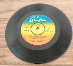 ZEKİ MÜREN-ARIM BALIM PETEĞİM