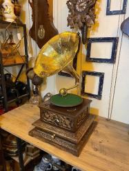 Yeni kurmalı Gramafon dekor amaçlı