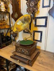 Yeni kurmalı Gramafon dekor amaçlı