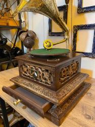 Yeni kurmalı Gramafon dekor amaçlı