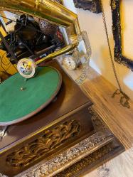 Yeni kurmalı Gramafon dekor amaçlı