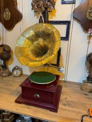 Yeni ahşap kurmalı Gramafon