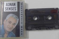 ADNAN ŞENSES DOKUNMAYIN BANA İSİMLİ KASETİ NOSTALJİ ORİJİNAL FOTOĞRAFLARI İLE NADİRDİR