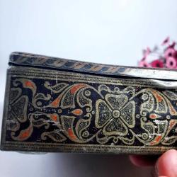 Vintage Teneke Metal Kutu, Kare Çiçek Desenli Kutu